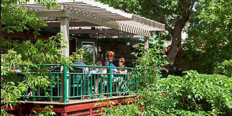 Restaurant Aux 2 Clochers - Riverside terrace